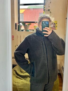 Uniqlo Olive Sherpa Fleece Jacket